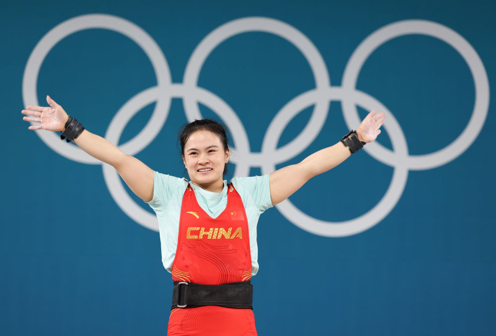 关于举重女子公斤级比赛，中国选手包揽冠亚军的信息